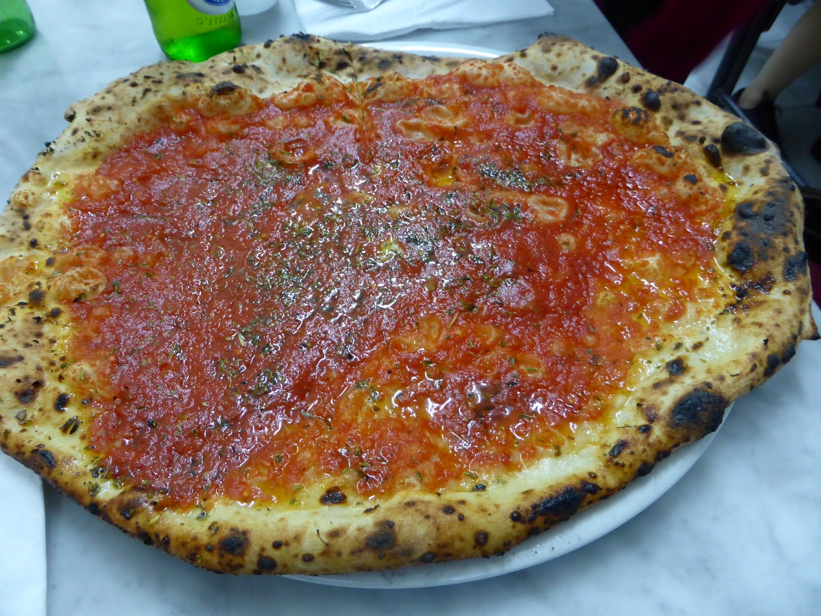 Tüm renkleri farkedebiliyor muyuz? L'antica Pizzeria Da Michele