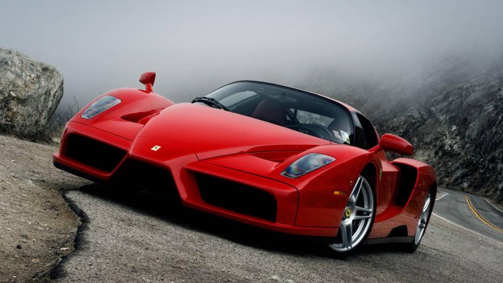  Gambar  Transportasi Gambar Mobil Sport Ferrari  Enzo