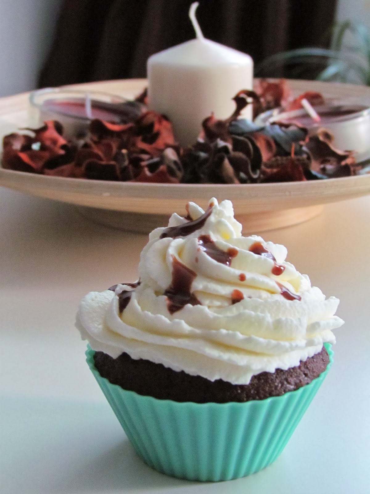 Briose umplute cu crema de ciocolata / Muffin stuffed with chocolate cream