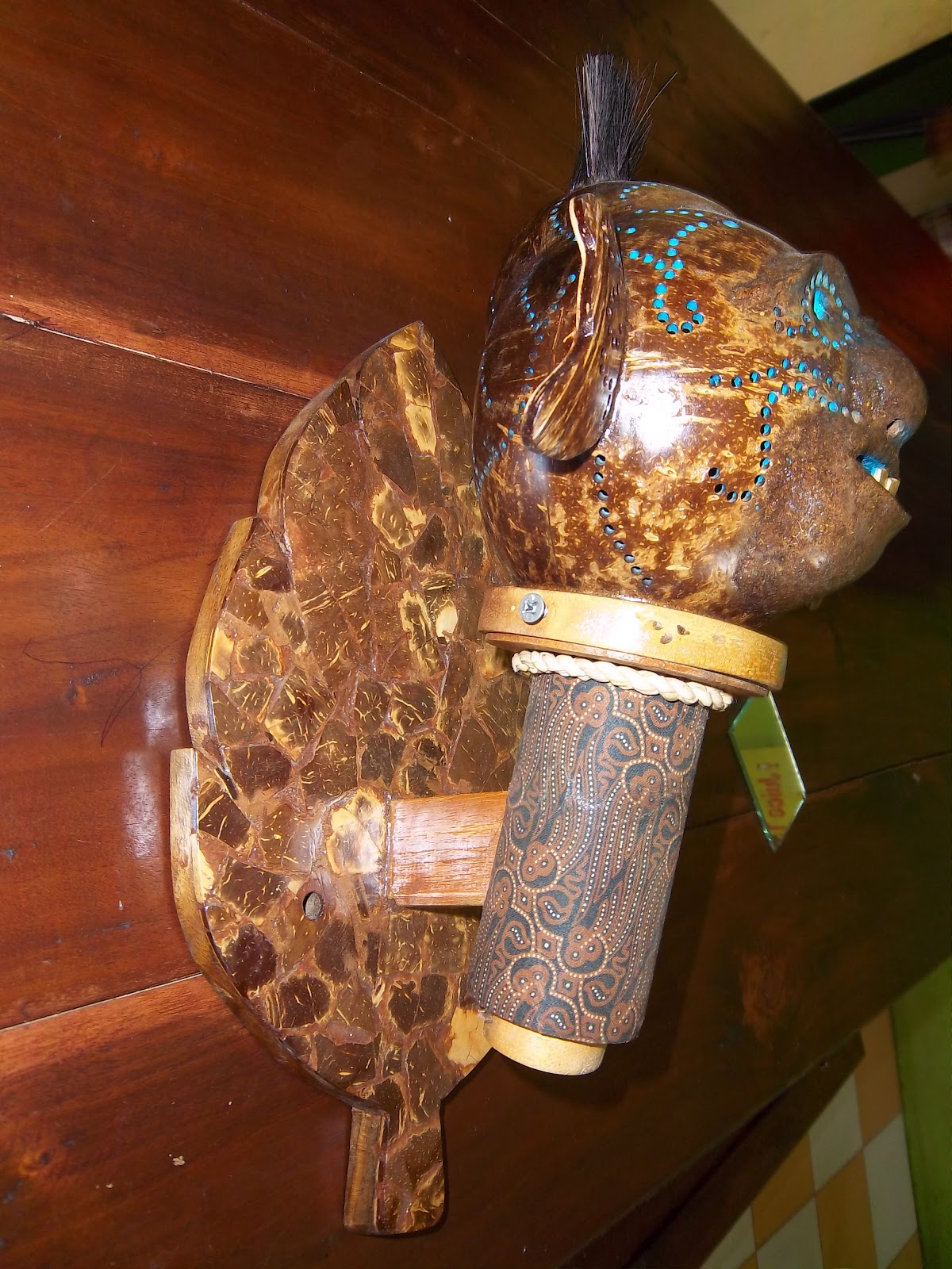 yogyakarta craft produsen lampu  dinding batok  kelapa 