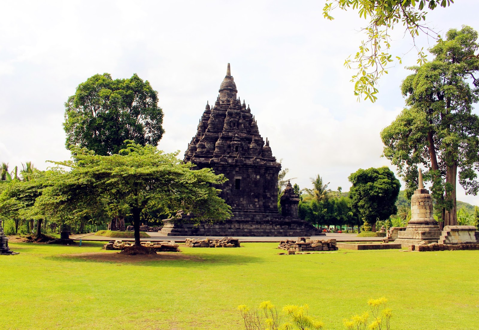 Candi Sojiwan ~ รวมเรื่องราวยอกยาการ์ตา อินโดนีเซีย