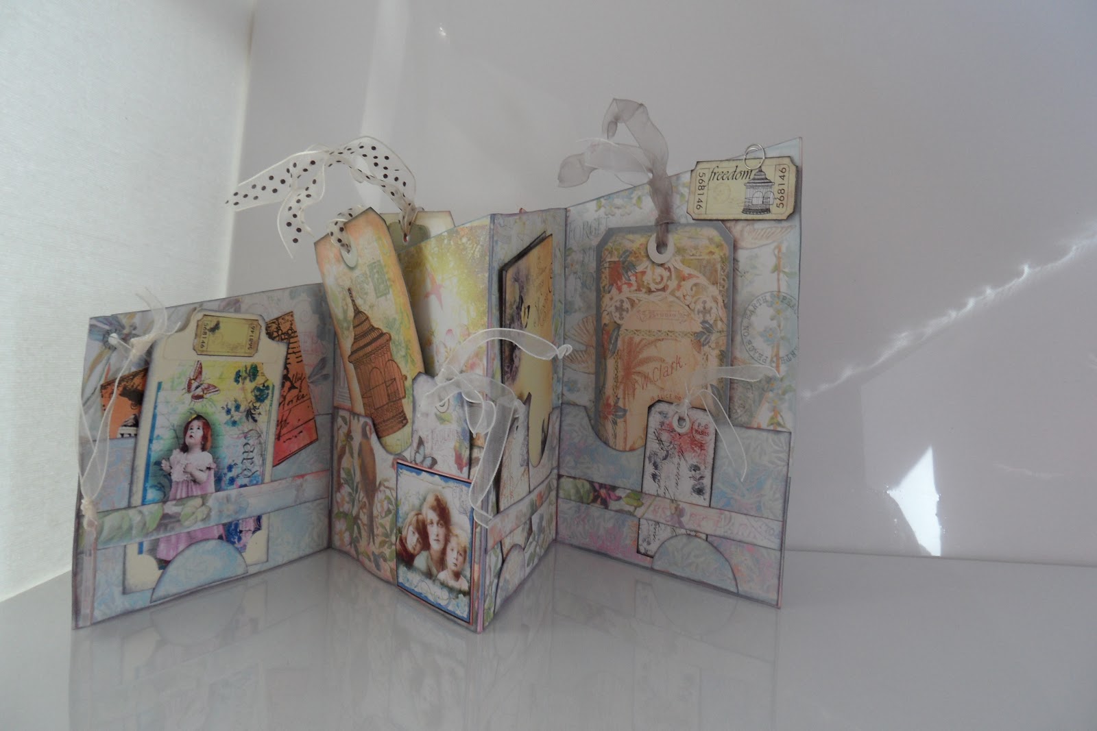 LAUGH IN COLOUR Concertina booklet