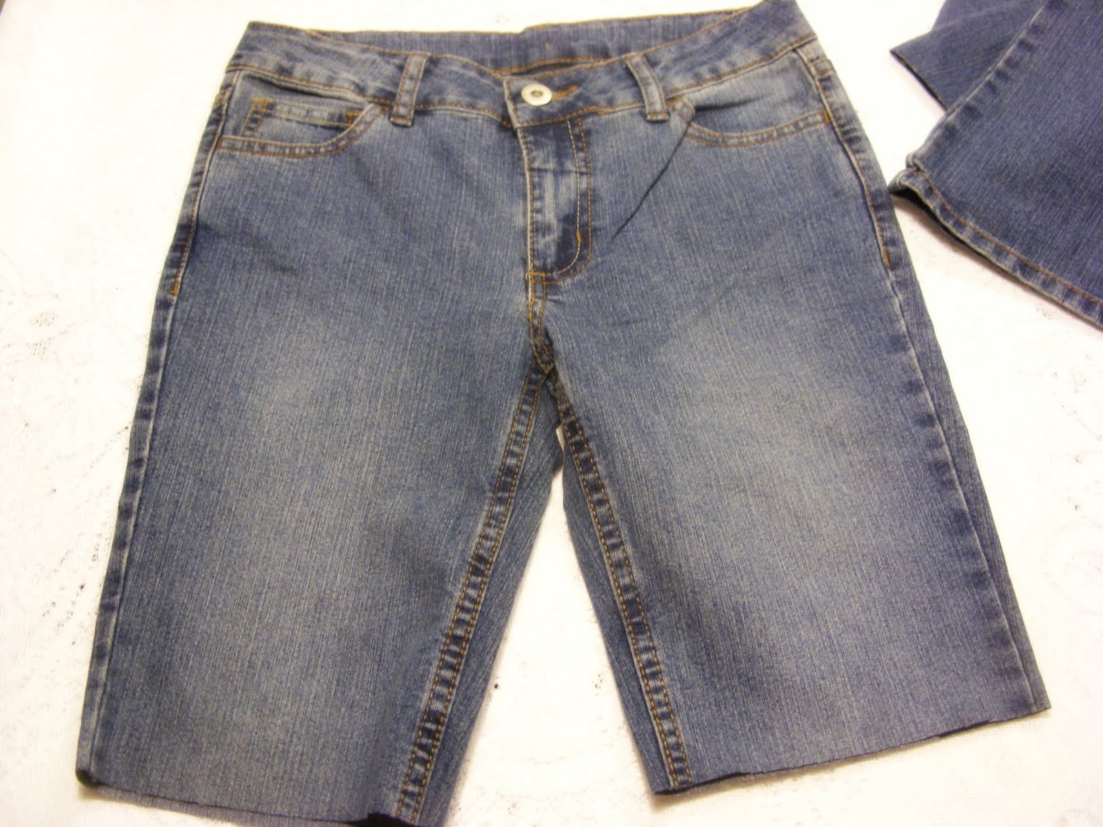 RoCa and Company: Simple JeansTurned Shorts Refashion