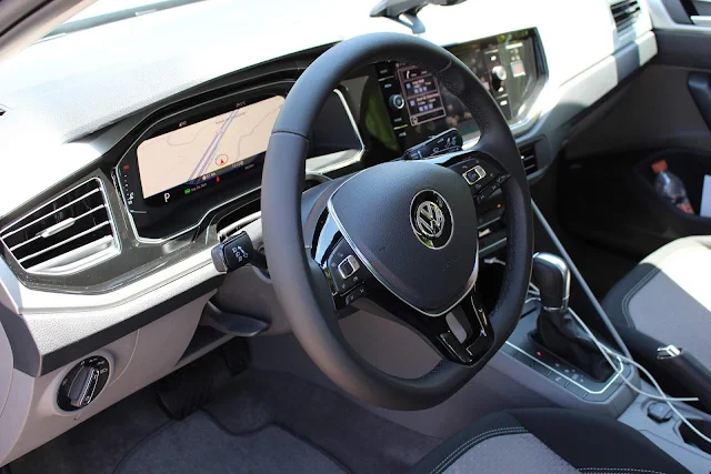 VW Virtus (Polo Sedan) TSI Automático - interior