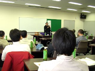 講演会講師・三遊亭楽春のカスタマーサービス講演会の風景。 講演会講師・三遊亭楽春のカスタマーサービス講演会の風景。