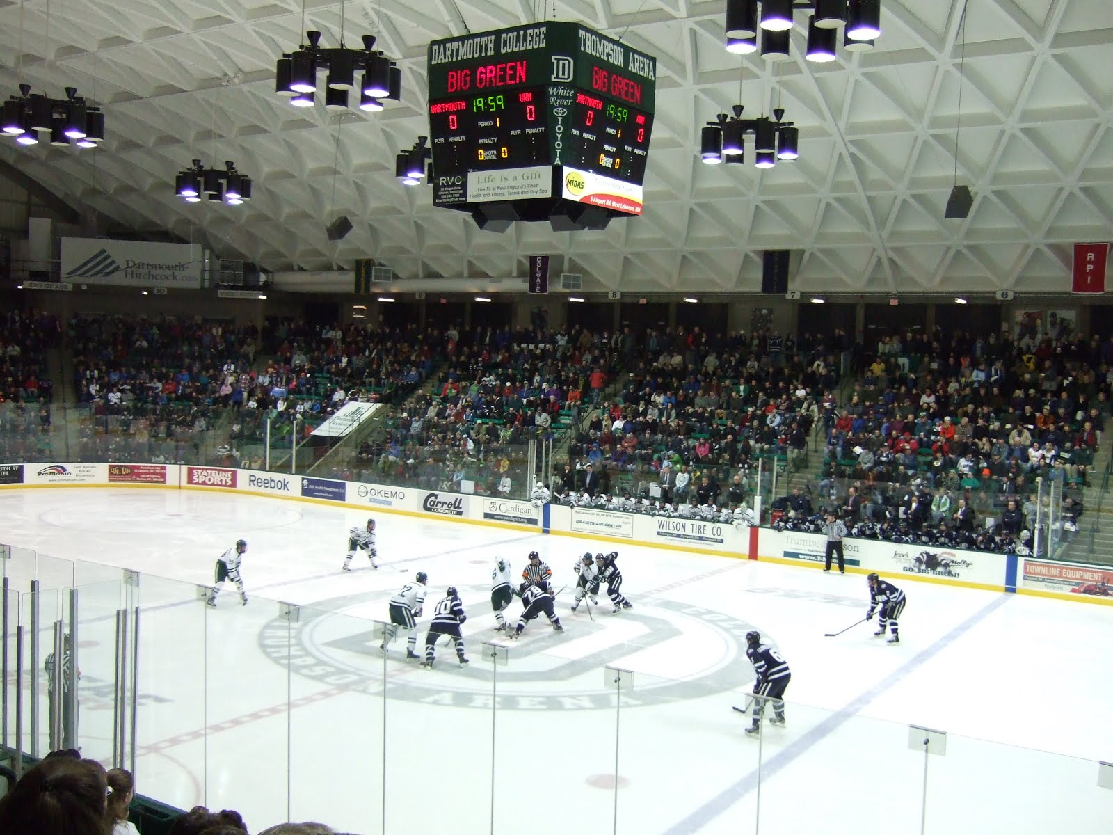 THE UNH MEN'S HOCKEY BLOG: #10 Dartmouth Outplays #2 UNH - Wins 4-1