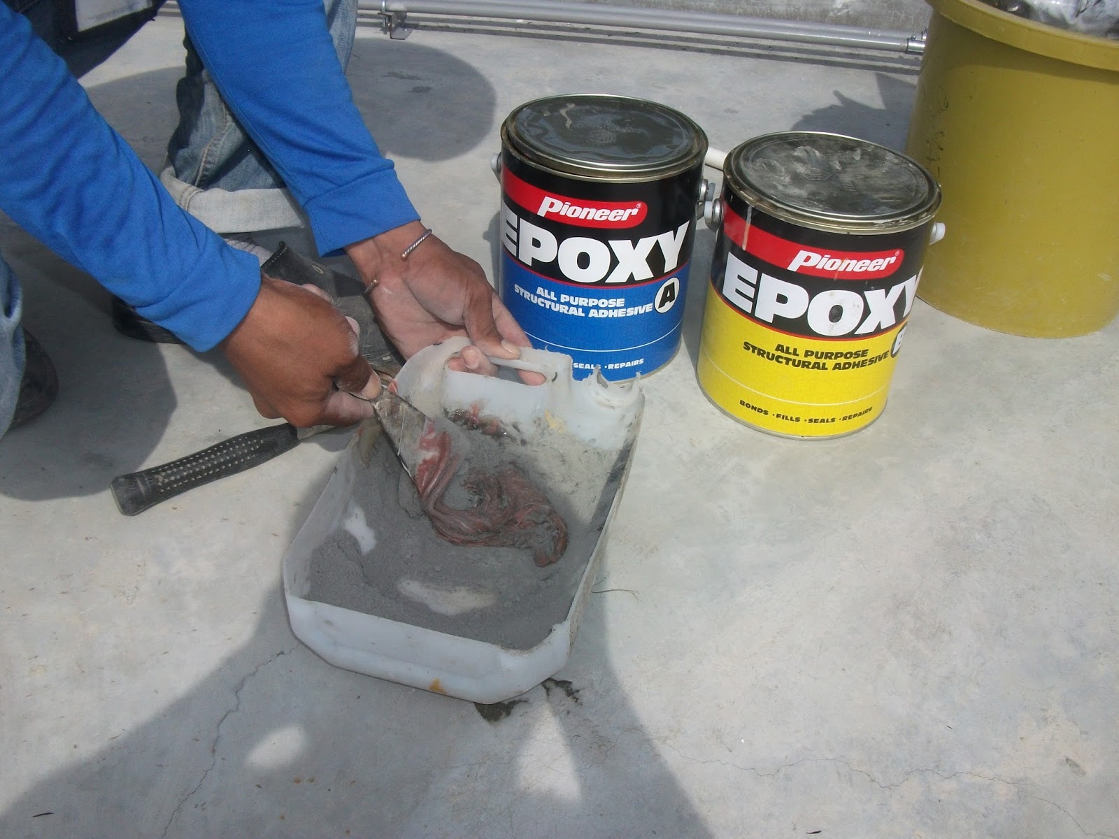 BUILDER'S JOURNAL QUALITY ISSUE CONCRETE HAIRLINE CRACKS