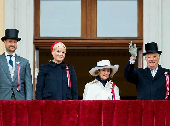 King Harald, Queen Sonja, Crown Prince Haakon, Crown Princess Mette-Marit, Princess Ingrid Alexandra and Prince Sverre Magnus