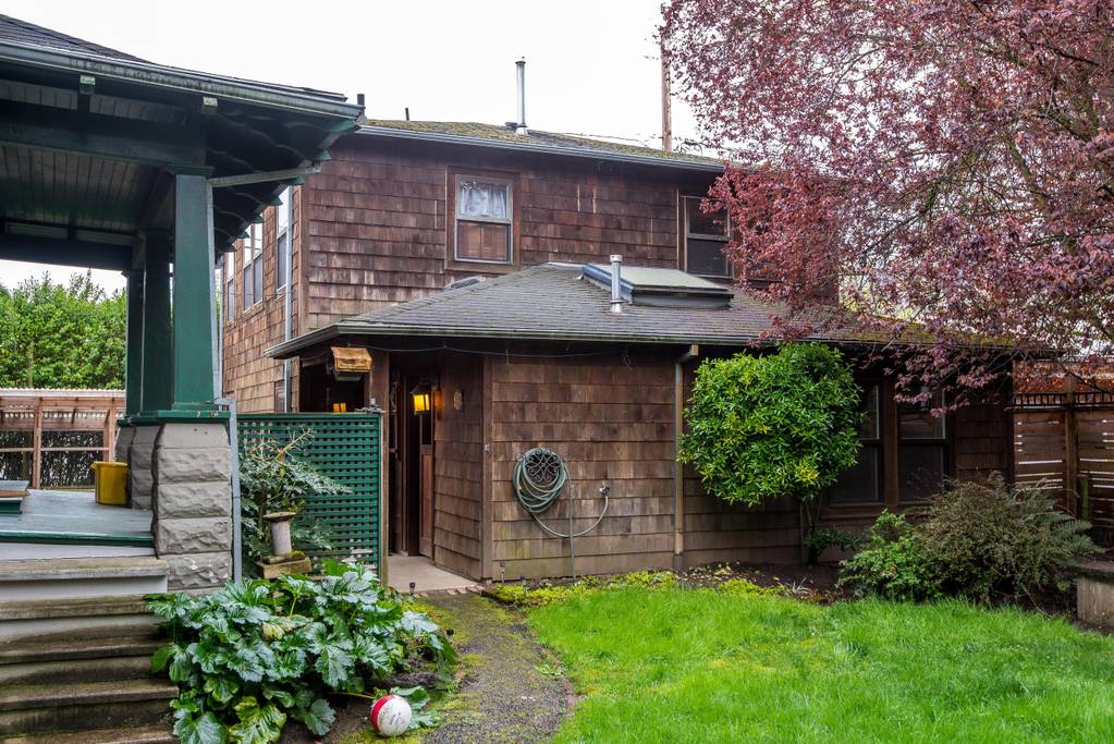 mytinyhousedirectory The Overlook Bluff Carriage House Vacation Rental