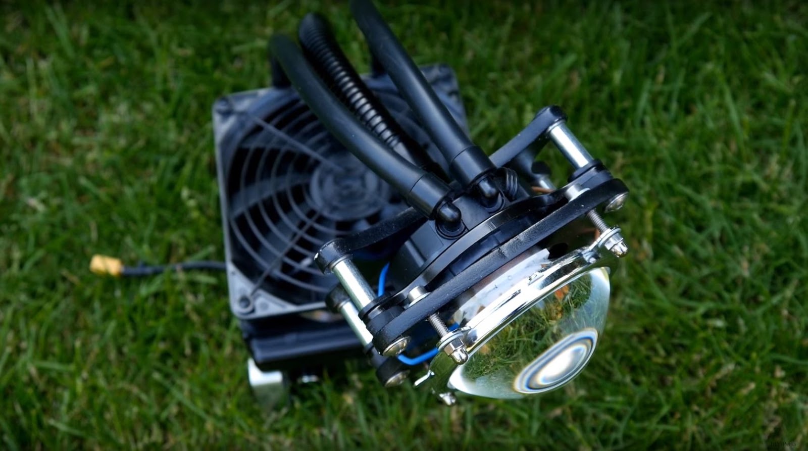 Make an INCREDIBLE watercooled LED light (DIY SUN BLASTER 2.0