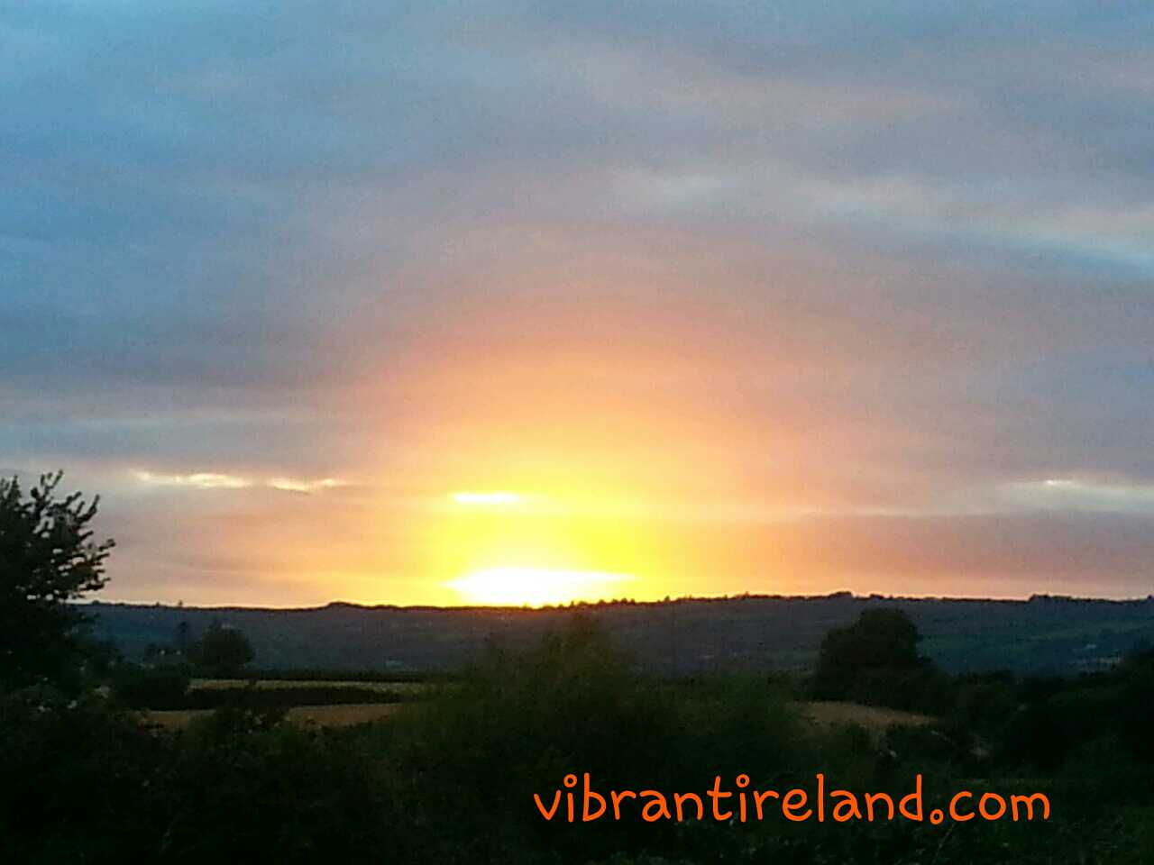 Vibrant Ireland!: Sunrises, Sunsets, & what to do next in the Sunny