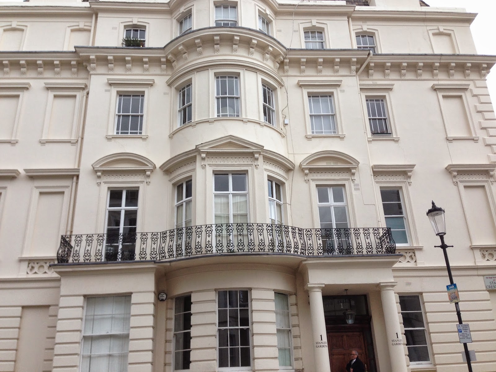 James Bond Locations Bond's apartment First glimpse after SPECTRE