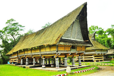 Keindahan Rumah Adat Sumatra Utara Keindahan Rumah Adat Sumatra Utara