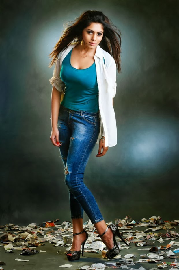 Deepa-Sannidhi-hot-photoshoot-deepa-sann