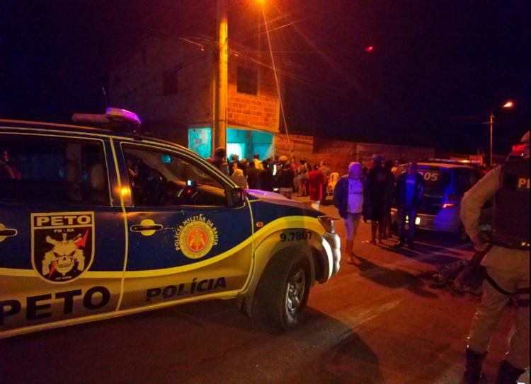 Dupla abre fogo em bar, mata três pessoas e fere uma em Vitória da Conquista