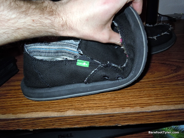 sanuk barefoot shoes