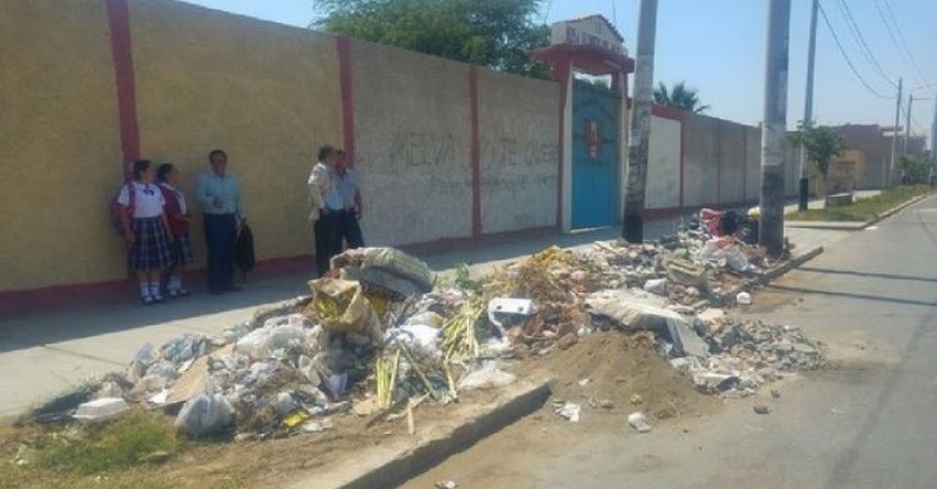 Colegio «Rosa Flores de Oliva» se convirtió en botadero de basura afectando a 1 500 alumnos en la región Lambayeque Colegio «Rosa Flores de Oliva» se convirtió en botadero de basura afectando a 1 500 alumnos en la región Lambayeque