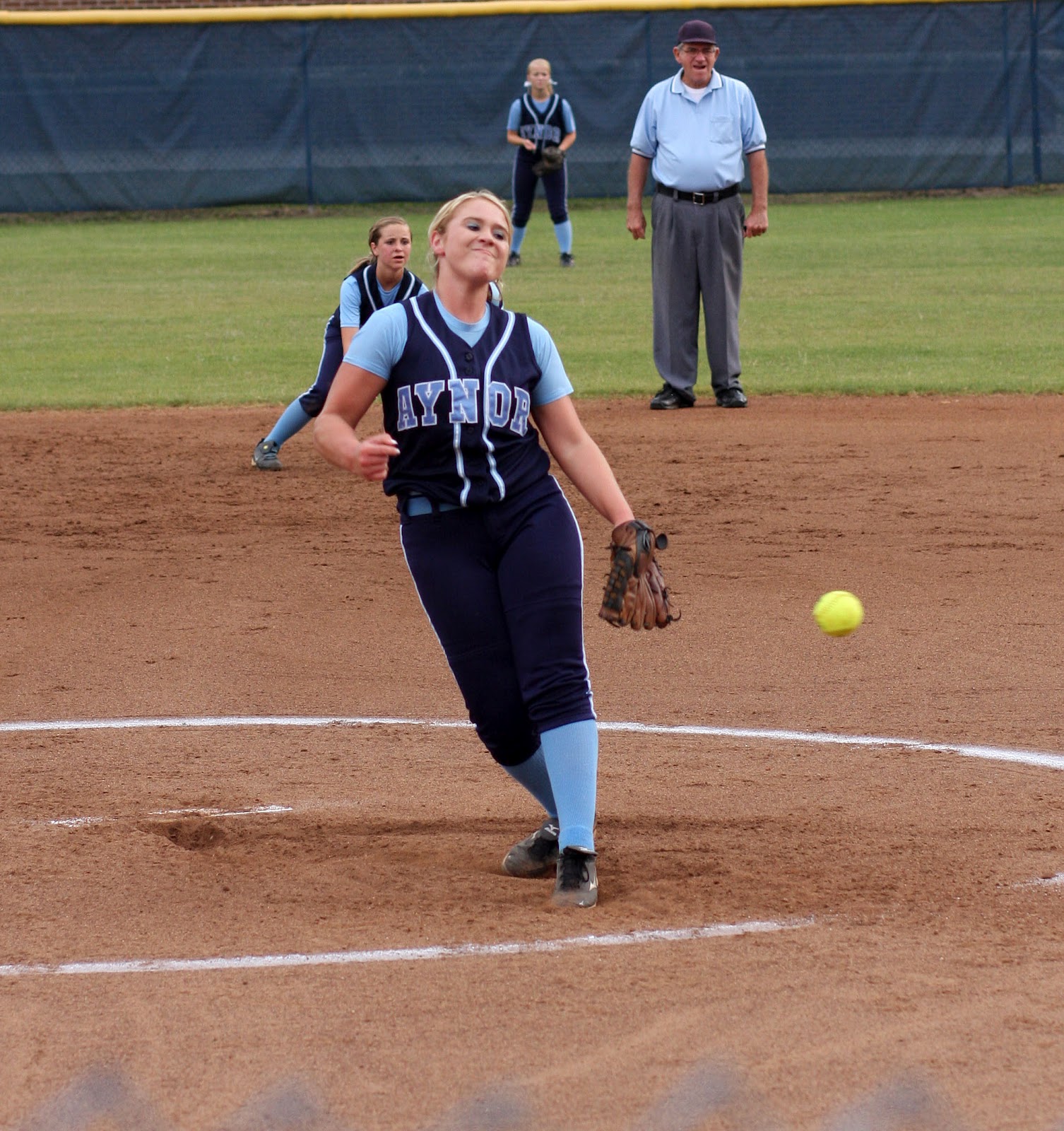 The Blogging Blue Jacket Lady Jacket Softball Advances to Lower State