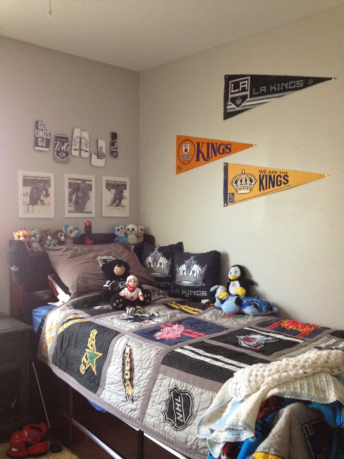 Daydream Decorating Hockey Room