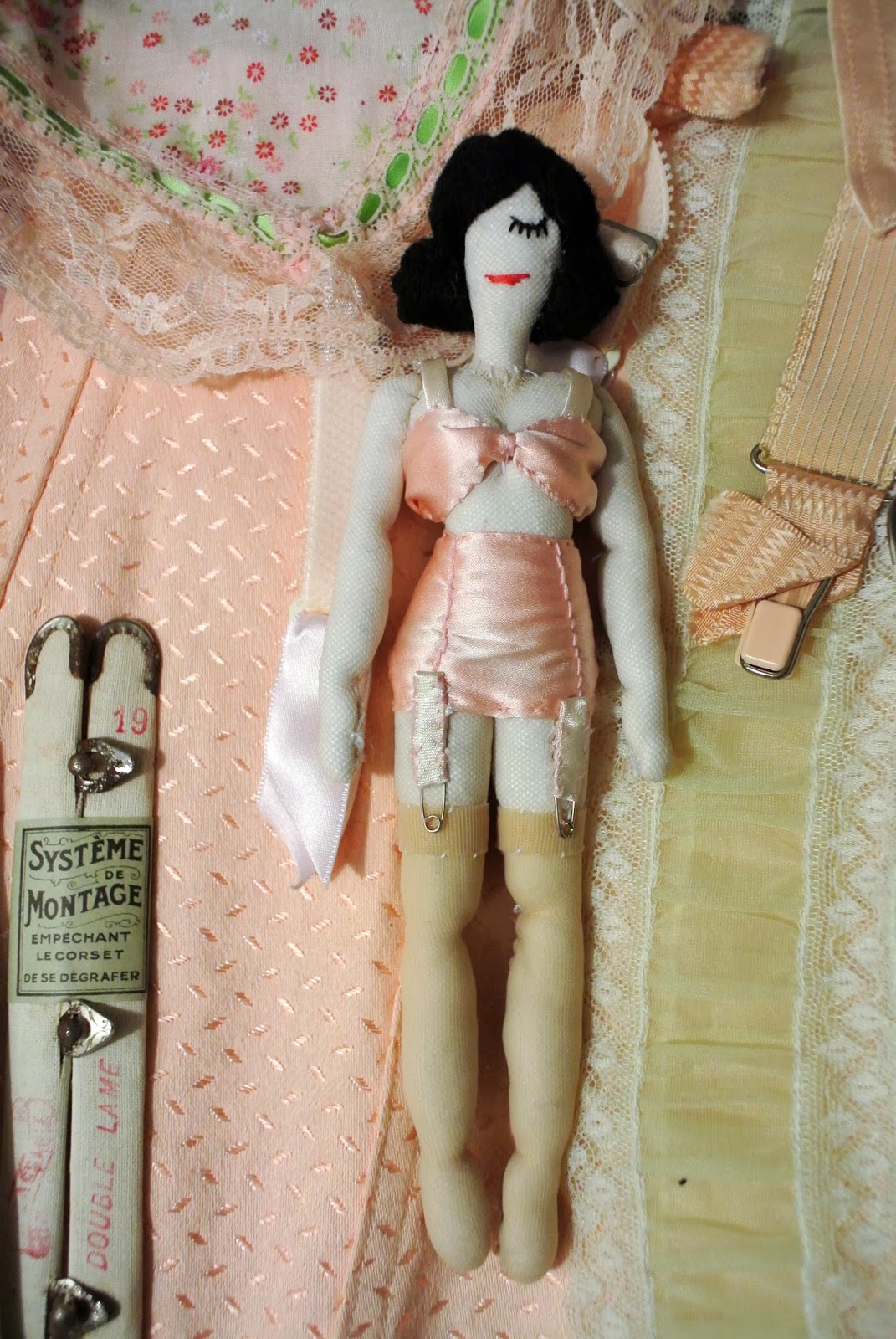 Gabrielle Aznar: Les petites poup?�es de mode / Small fashion dolls