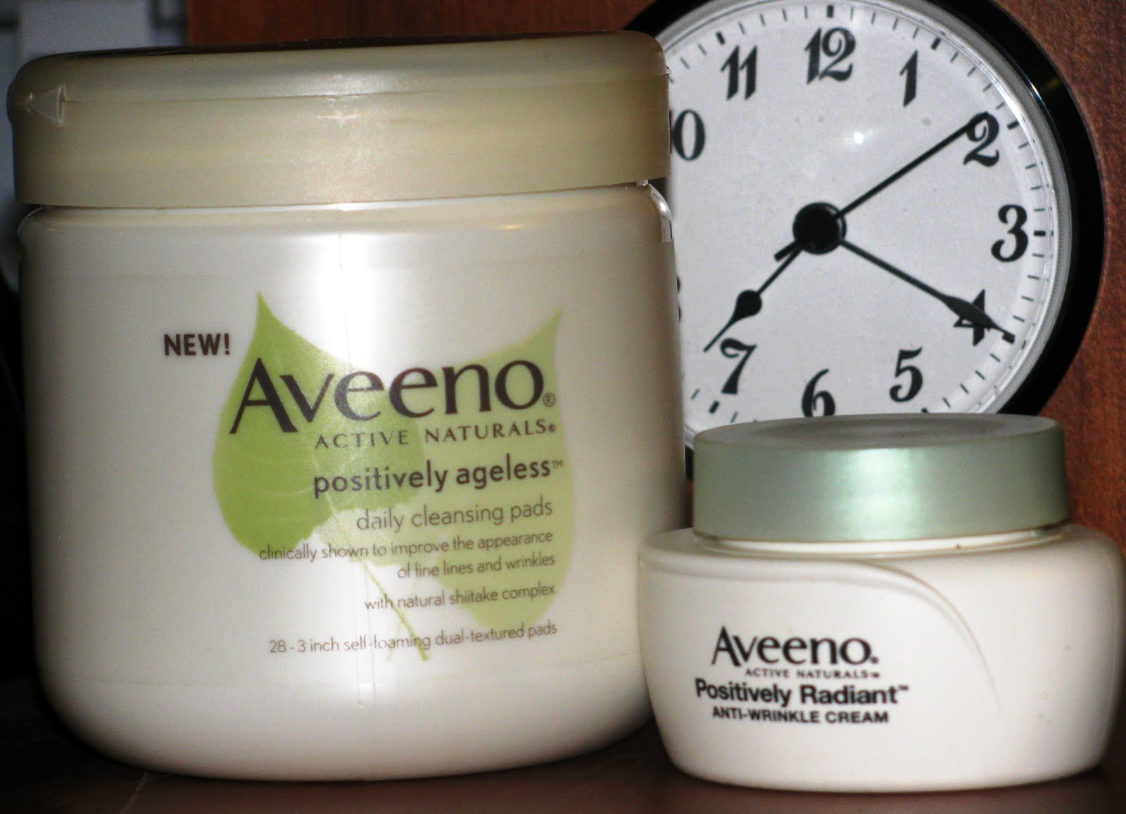 aveeno positively ageless daily exfoliating cleanser