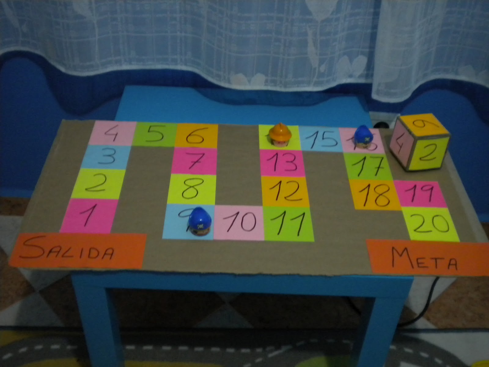 Preescolar Mentalidad Estribillo B aprende en casa: Juego de mesa: colores y números