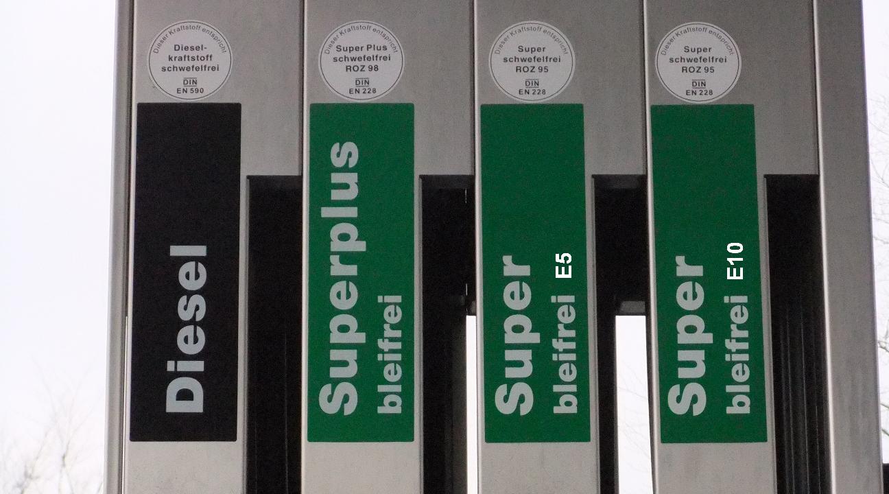 Schlagzeilenkäfer: Alkohol im Tank - Super E10 jetzt Erhältlich