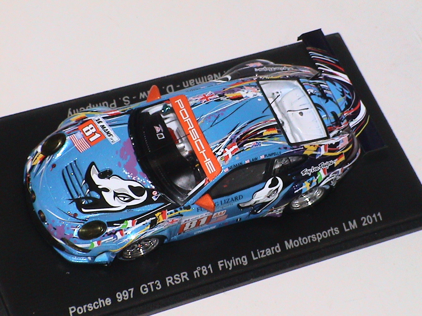 1/18 Spark 2012 Porsche 911 (997) RSR #80 24h LeMans Flying Lizard Motorsports Jörg Bergmeister