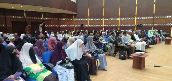 PPMI Tangkal Pemahaman Sesat tentang Islam dengan Seminar Keilmuan PPMI Tangkal Pemahaman Sesat tentang Islam dengan Seminar Keilmuan