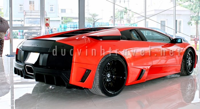 Cho thuê siêu xe Lamborghini Muciélago màu đỏ 1