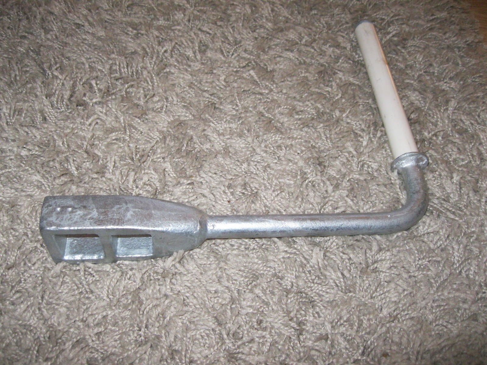 Narrowboat Ellis Waterways guides & our first Windlass...