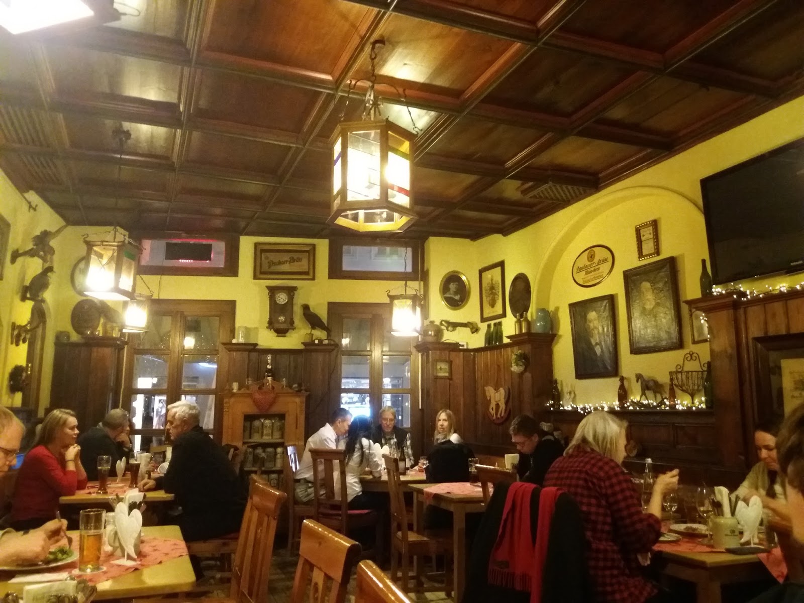 Paul s Beer Travel Blog Town Country Pubs In Munich