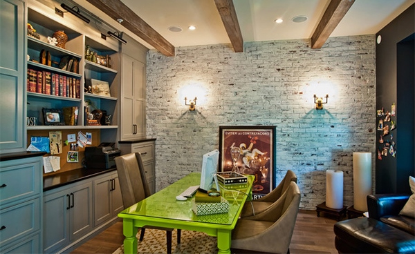 Ruang Makan Unik dengan Dinding Batu Bata