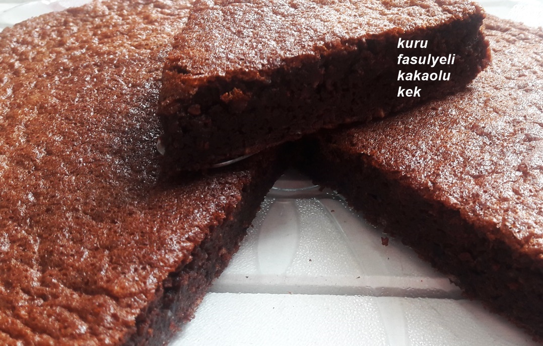 KURU FASULYELİ KAKAOLU KEK