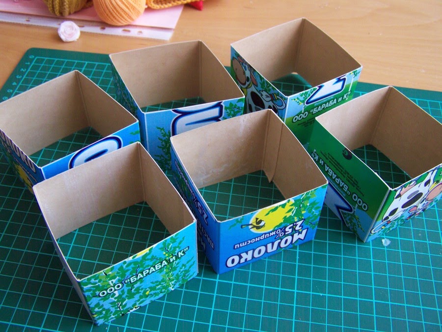 Как сделать коробки из коробок. Коробочка для мелочей из картона. Поделка коробка. Шкатулка из тетрапаков. Картонные коробки поделки.