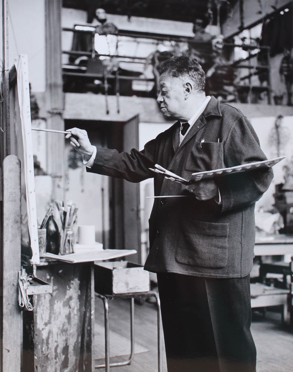 40 Amazing Behind the Scenes Photos of Famous Artists at Work in Their