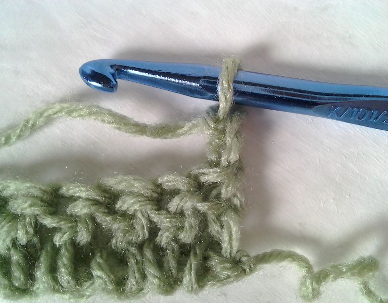 Tina's handicraft Make a Back Post Double Crochet Stitch