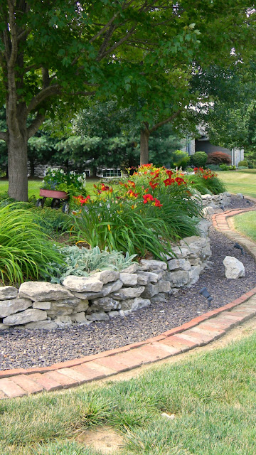 Forever Decorating!: Front Yard Gardens 2013!