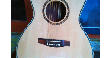 5 CIRI GITAR SOLID (FULL KAYU) - Zona Artikel Baru