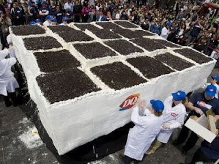 Guinness World Records: Y de postre... ¡El pastel helado mas grande del  mundo!