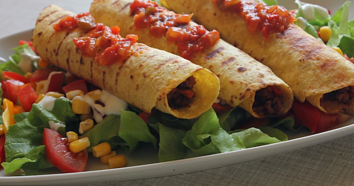 Pudica's Food Corner: Taco Flautas with Homemade Salsa