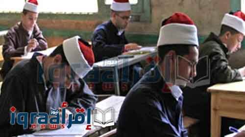وقفة إحتجاجية من الطلاب الراسبين فى الثانوية الأزهرية مطالبين شيخ الأزهر دخول امتحانات الدور الثانى وقفة إحتجاجية من الطلاب الراسبين فى الثانوية الأزهرية مطالبين شيخ الأزهر دخول امتحانات الدور الثانى