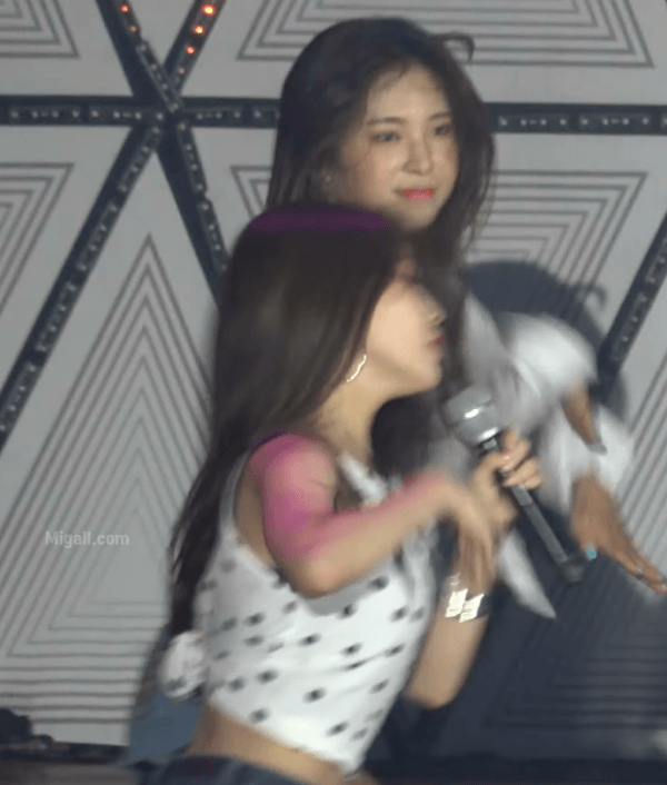 청하 흰색 크롭티