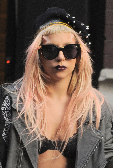 GagaObsessed: Lady Gaga Leaving Recording Studio