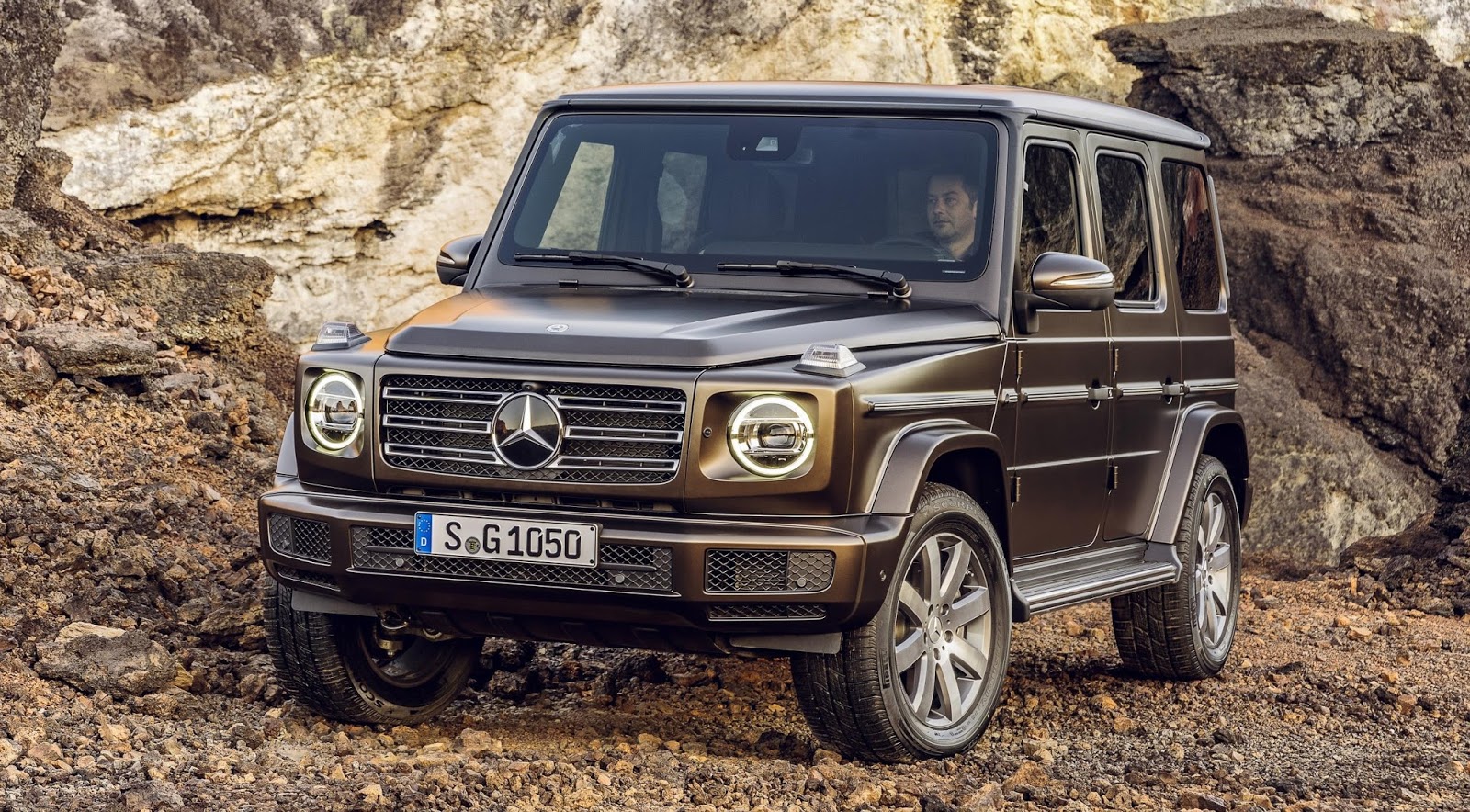 PREMIERA Nowy Mercedes G klasa Klasyka w nowoczesnym wydaniu Wokół