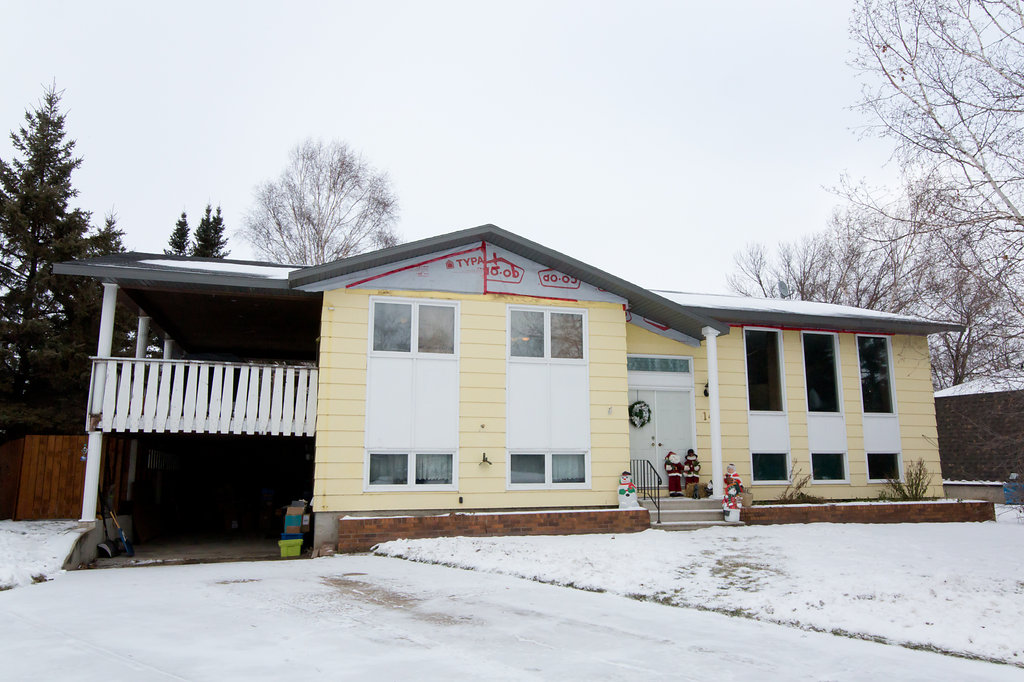 ROYAL LEPAGE Carman 14 Lynwood Place in Carman, MB