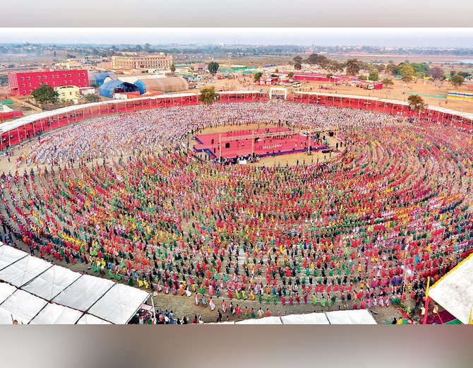 24000 Children Together Set Karma Nacha World Record 2017 At