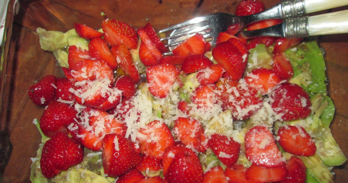Hamburg kocht!: Erdbeer-Avocado-Salat mit Limetten-Honig-Dressing nach ...