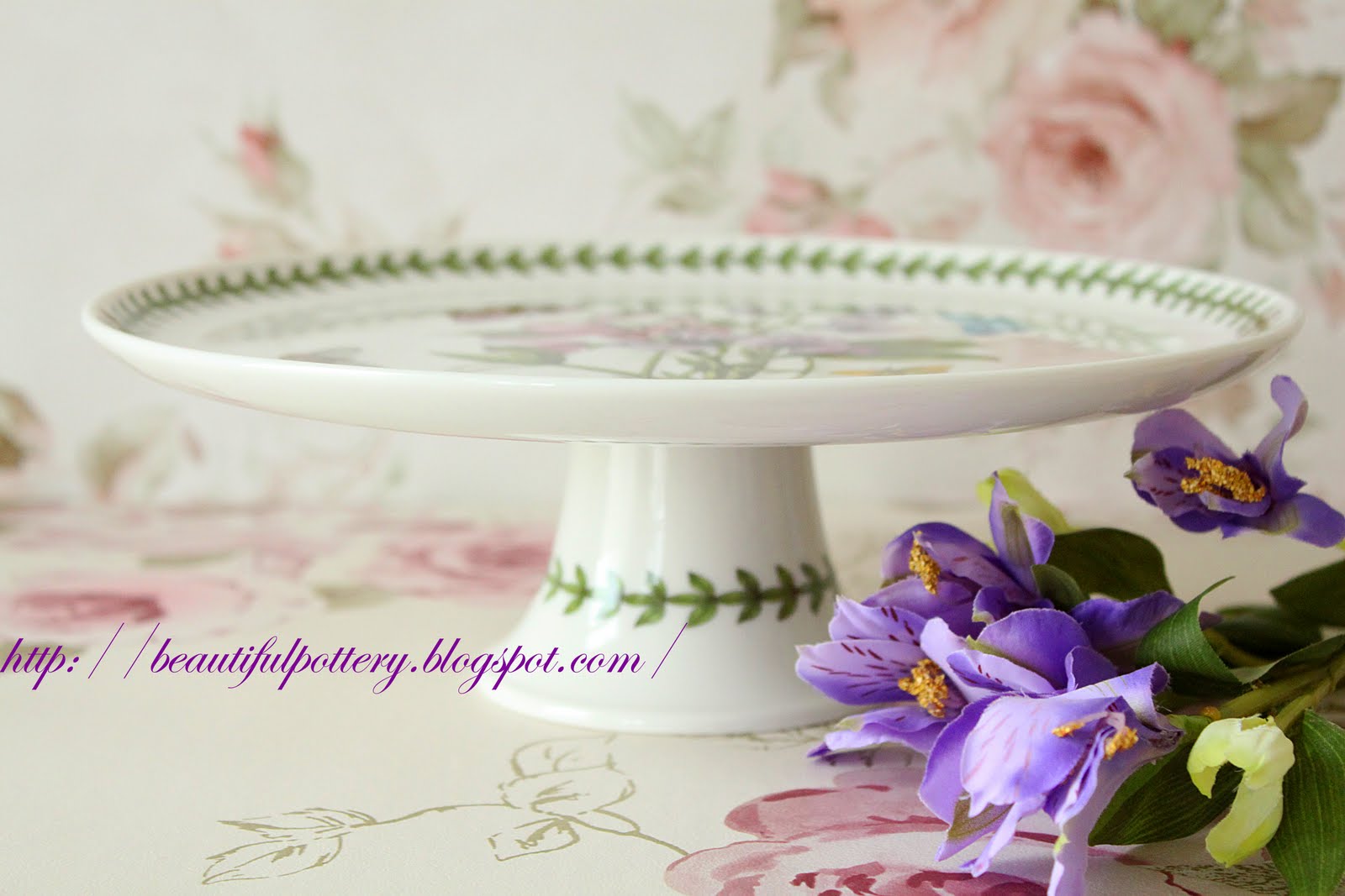 BEAUTIFUL POTTERY Portmeirion Cake Stand