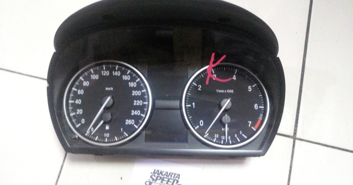 Speedometer instrument cluster bmw e90